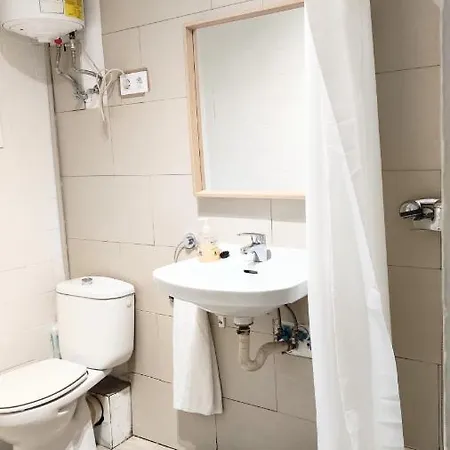 With Bathroom, Refrigerator And Microwave * Barcelona