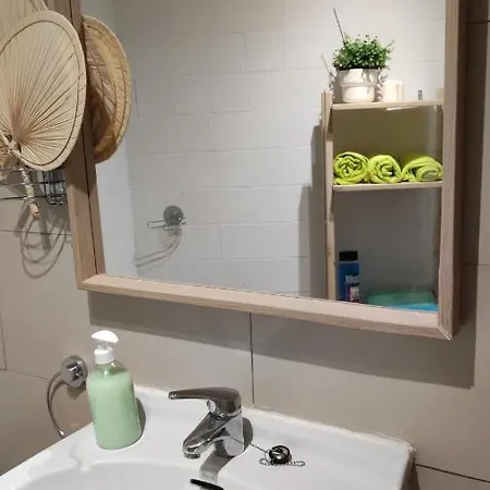 With Bathroom, Refrigerator And Microwave *