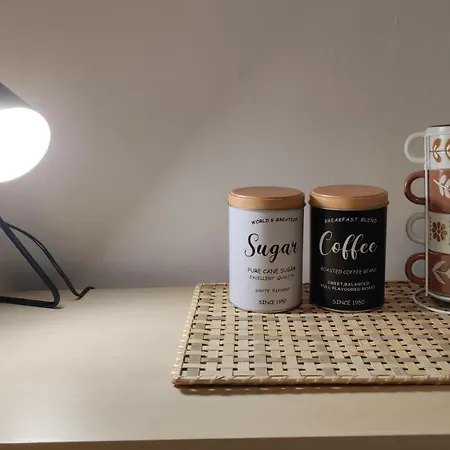 Apartamento With Bathroom, Refrigerator And Microwave