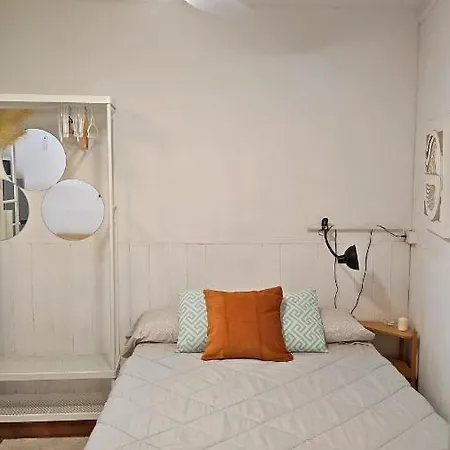 With Bathroom, Refrigerator And Microwave *
